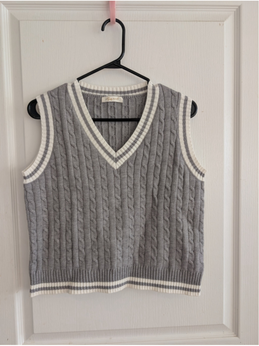 Women's Hypels Cable Knit V-Neck Sweater Vest Size S Grey White